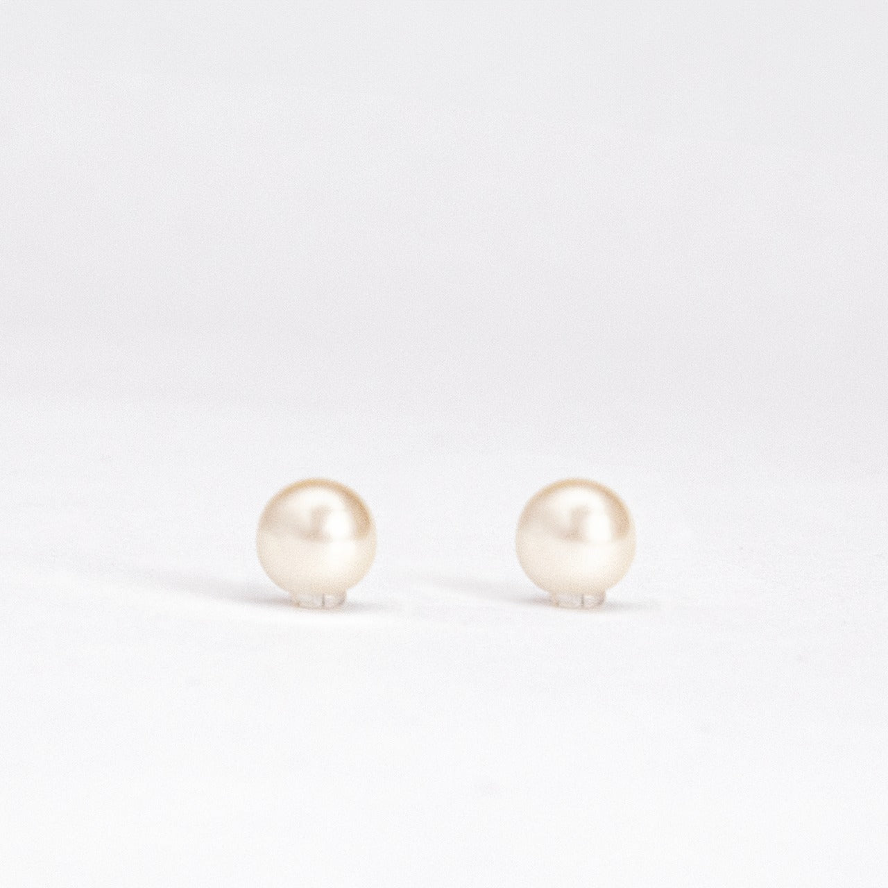 8mm 樹脂珍珠耳扣